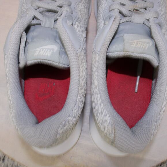 Nike Tanjun Shoes Womens 8 Gray White Running Sneakers - Picture 8 of 10